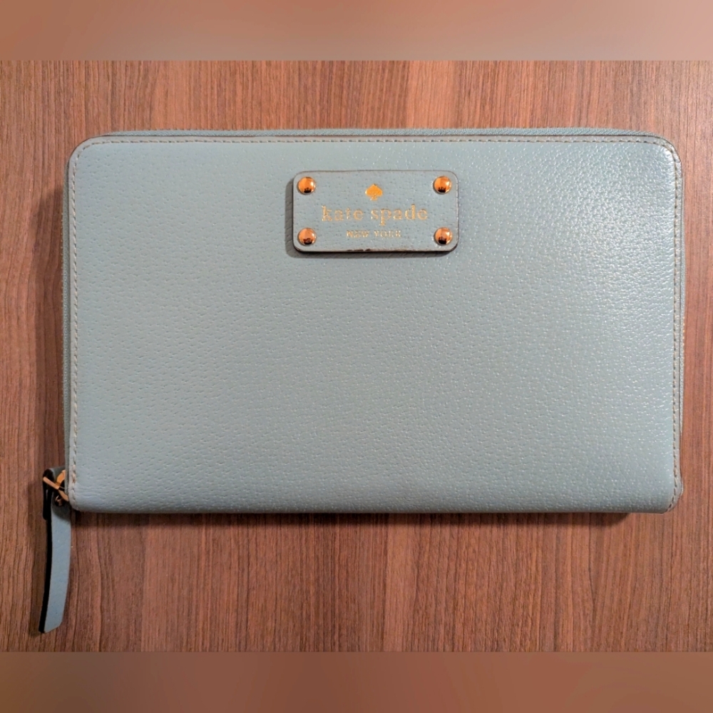 Kate Spade New York travel wallet